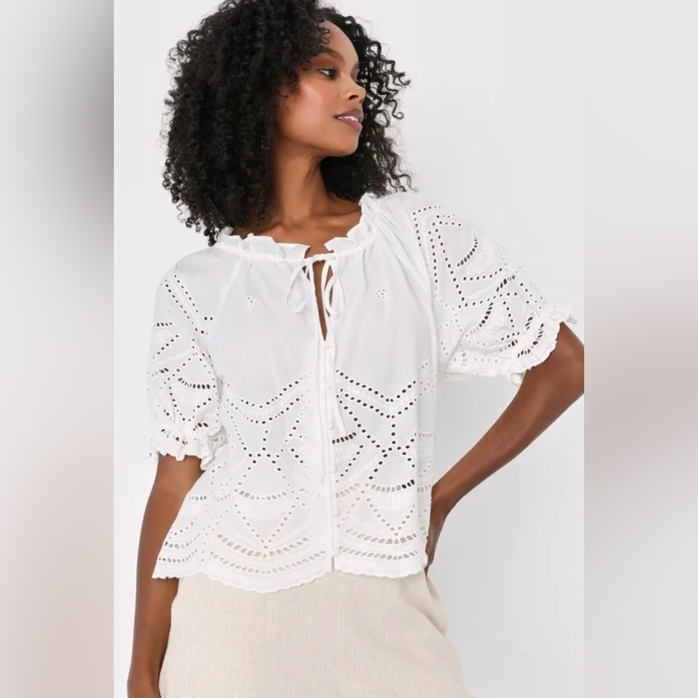 LULU’S Beloved Bestie Ivory Eyelet Top! 🤍 NEVER WORN!